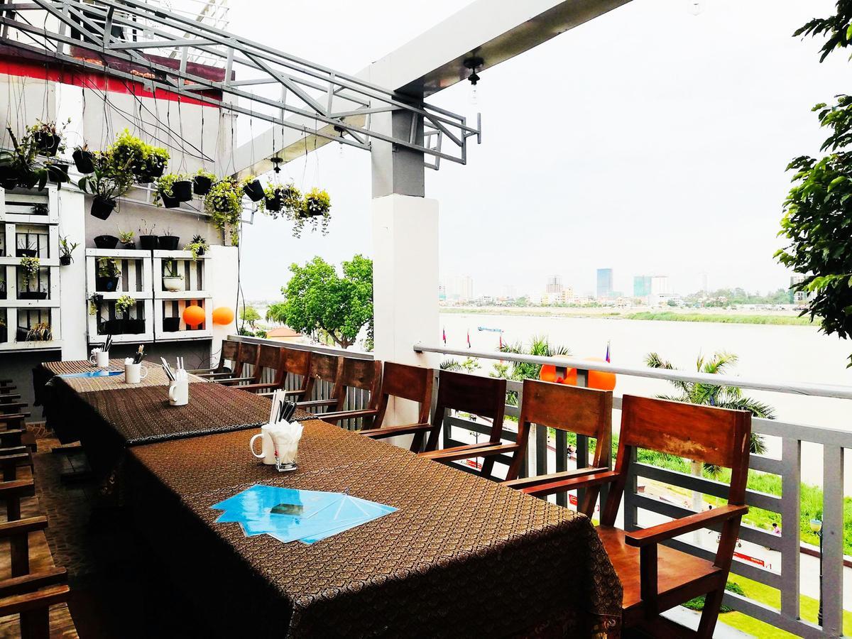 Tonle Khmer Guesthouse And Sky Bar Phnompenh Exteriér fotografie