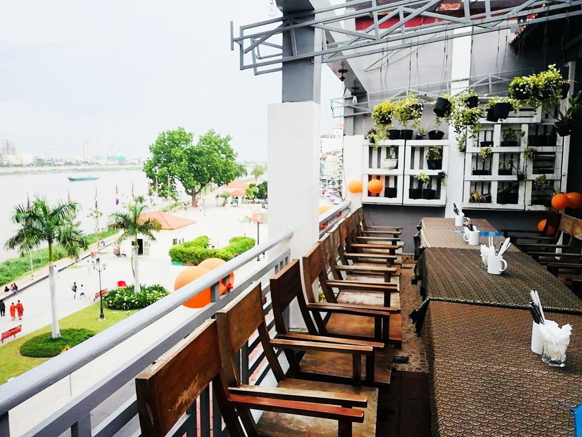 Tonle Khmer Guesthouse And Sky Bar Phnompenh Exteriér fotografie